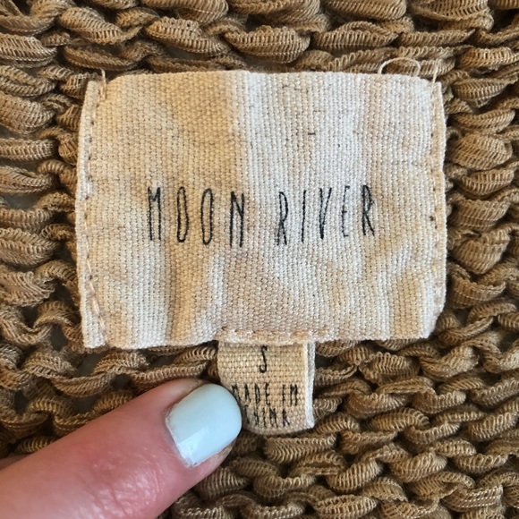 Moon River Woven Knit Sleeveless Tank Top - Picture 3 of 7